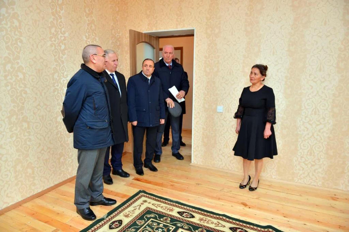 Семьям шехидов и ветеранам Карабахской войны в Азербайджане переданы еще 120 квартир и частных домов (ФОТО)