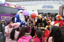 По инициативе вице-президента Фонда Гейдара Алиева Лейлы Алиевой детям, живущим в регионах, доставлены новогодние подарки (ФОТО)