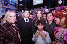 Первый вице-президент Мехрибан Алиева приняла участие в традиционном праздничном веселье, организованном для детей Фондом Гейдара Алиева (ФОТО/ВИДЕО)