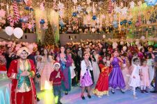 Первый вице-президент Мехрибан Алиева приняла участие в традиционном праздничном веселье, организованном для детей Фондом Гейдара Алиева (ФОТО/ВИДЕО)