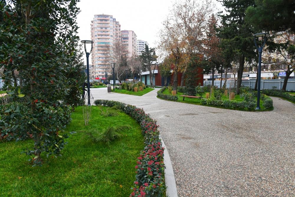 President Ilham Aliyev views ongoing renovation works in another park in Baku (PHOTO)