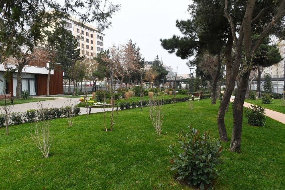 President Ilham Aliyev views ongoing renovation works in another park in Baku (PHOTO)