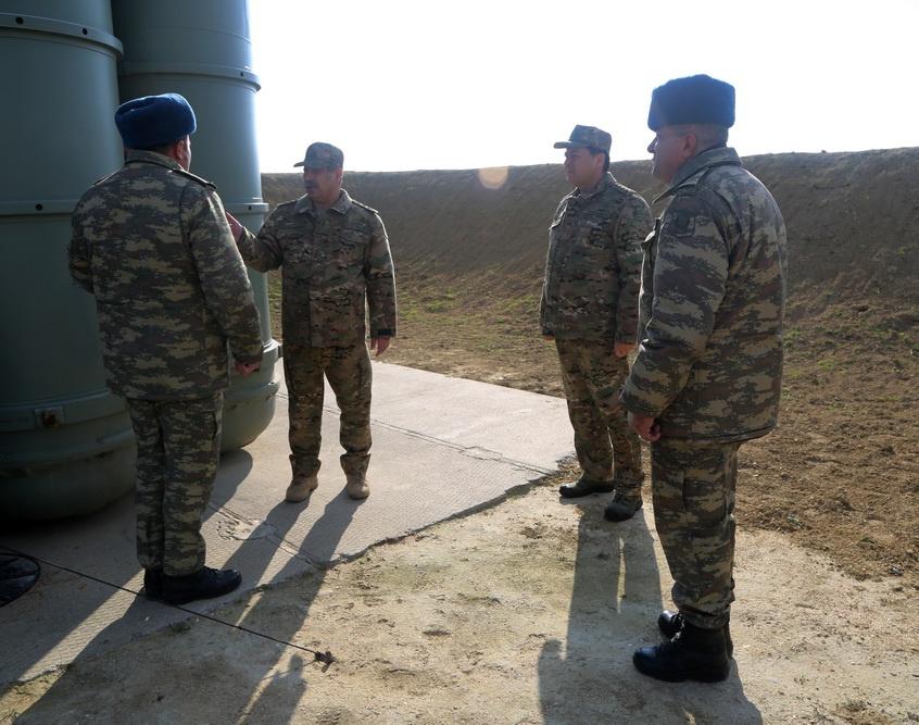 Министр обороны Азербайджана проверил боеготовность подразделений ПВО (ФOTO)