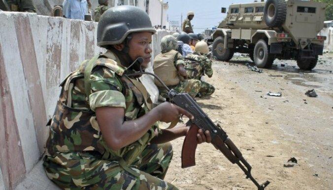 Армия Сомали отразила атаки боевиков на две военные базы