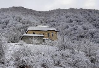 На территории Азербайджана наблюдается снежная погода