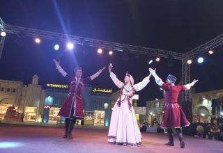 Азербайджанские танцы на Фестивале наследия Шейха Заеда в Абу-Даби (ФОТО)