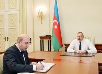 Президент Ильхам Алиев принял Анара Гулиева в связи с назначением его на должность председателя Госкомитета по архитектуре и градостроительству (ФОТО)