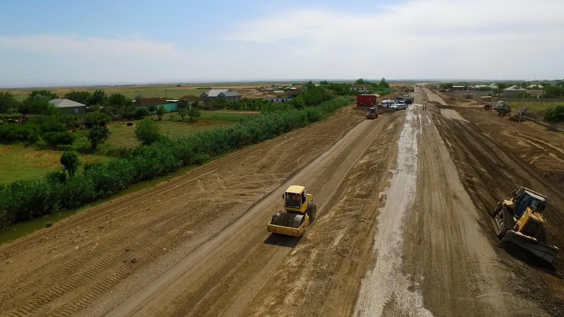 Şərq-Qərb və Şimal-Cənub nəqliyyat dəhlizlərini əlaqələndirən daha bir avtomobil yolu yenidən qurulur