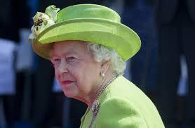 У королевы Елизаветы II начали отказывать ноги