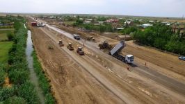 Şərq-Qərb və Şimal-Cənub nəqliyyat dəhlizlərini əlaqələndirən daha bir avtomobil yolu yenidən qurulur