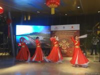 Китайские фонарики и чайная церемония. Как в Баку наступила весна (ВИДЕО, ФОТО)