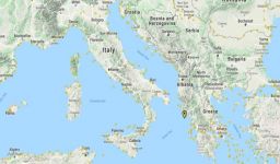 Азербайджанские моряки спасли трех мигрантов с тонущей лодки в Ионическом море (ФОТО)