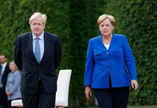 Джонсон и Меркель обсудили выработку общего подхода к отношениям с правительством талибов