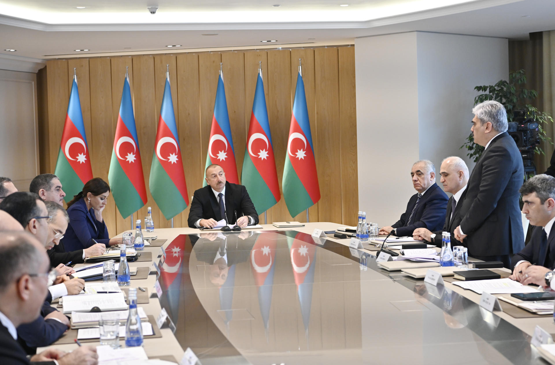 President Ilham Aliyev chairs meeting on results of 2019 (PHOTO)