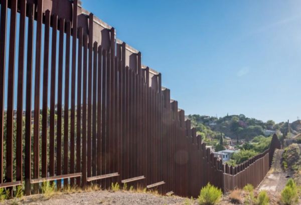 Пентагон просят профинансировать строительство стены на границе