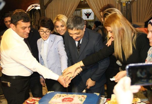 Фуд-блогеры и звезды Азербайджана объединились для пропаганды пряной кухни (ФОТО)