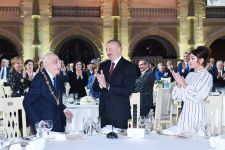 Президент Ильхам Алиев и Первая леди Мехрибан Алиева приняли участие в церемонии по случаю 90-летнего юбилея Хошбахта Юсифзаде (ФОТО/ВИДЕО)
