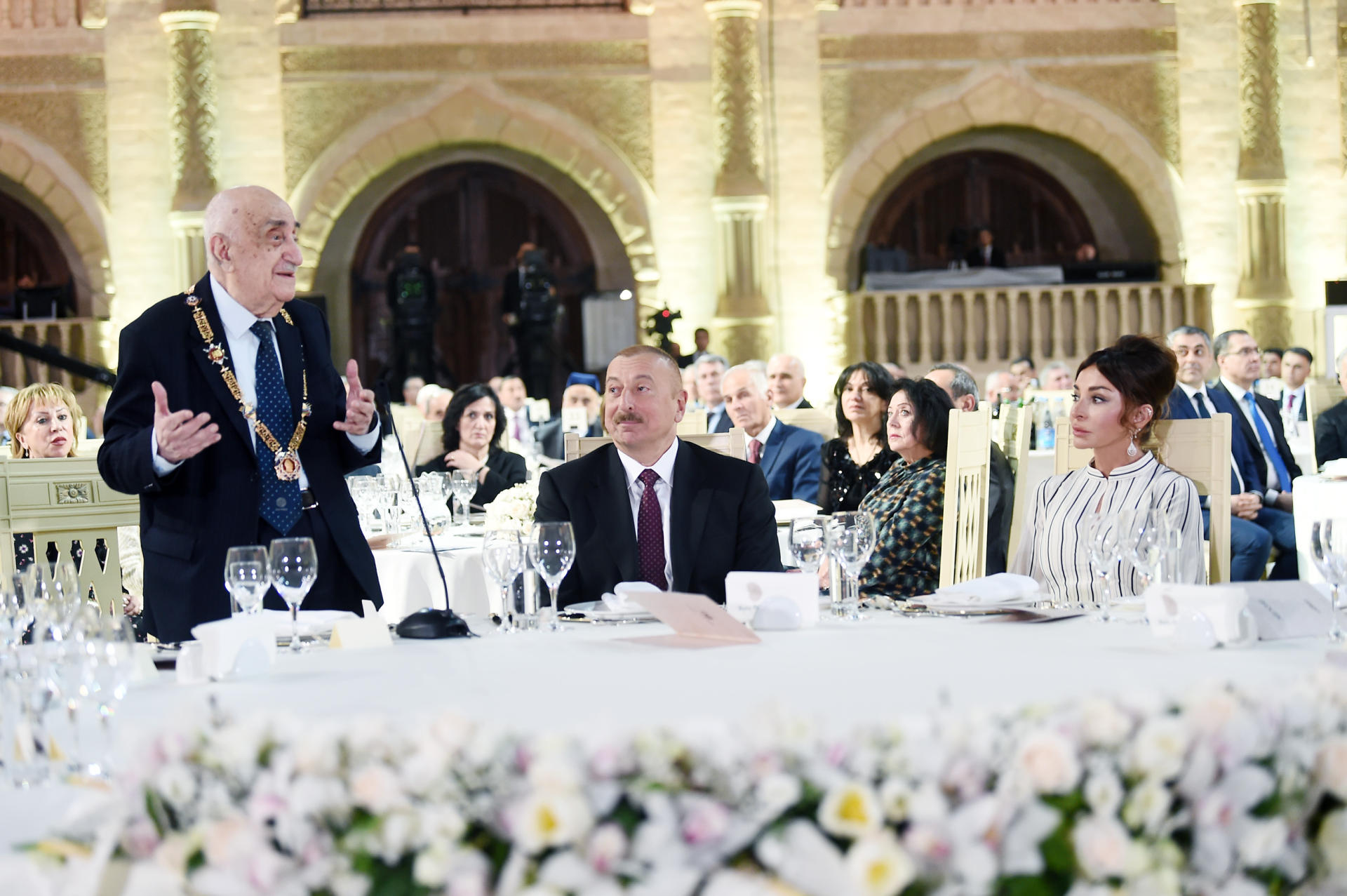 President Ilham Aliyev, first lady Mehriban Aliyeva attend ceremony to mark 90th anniversary of Khoshbakht Yusifzade (PHOTO)