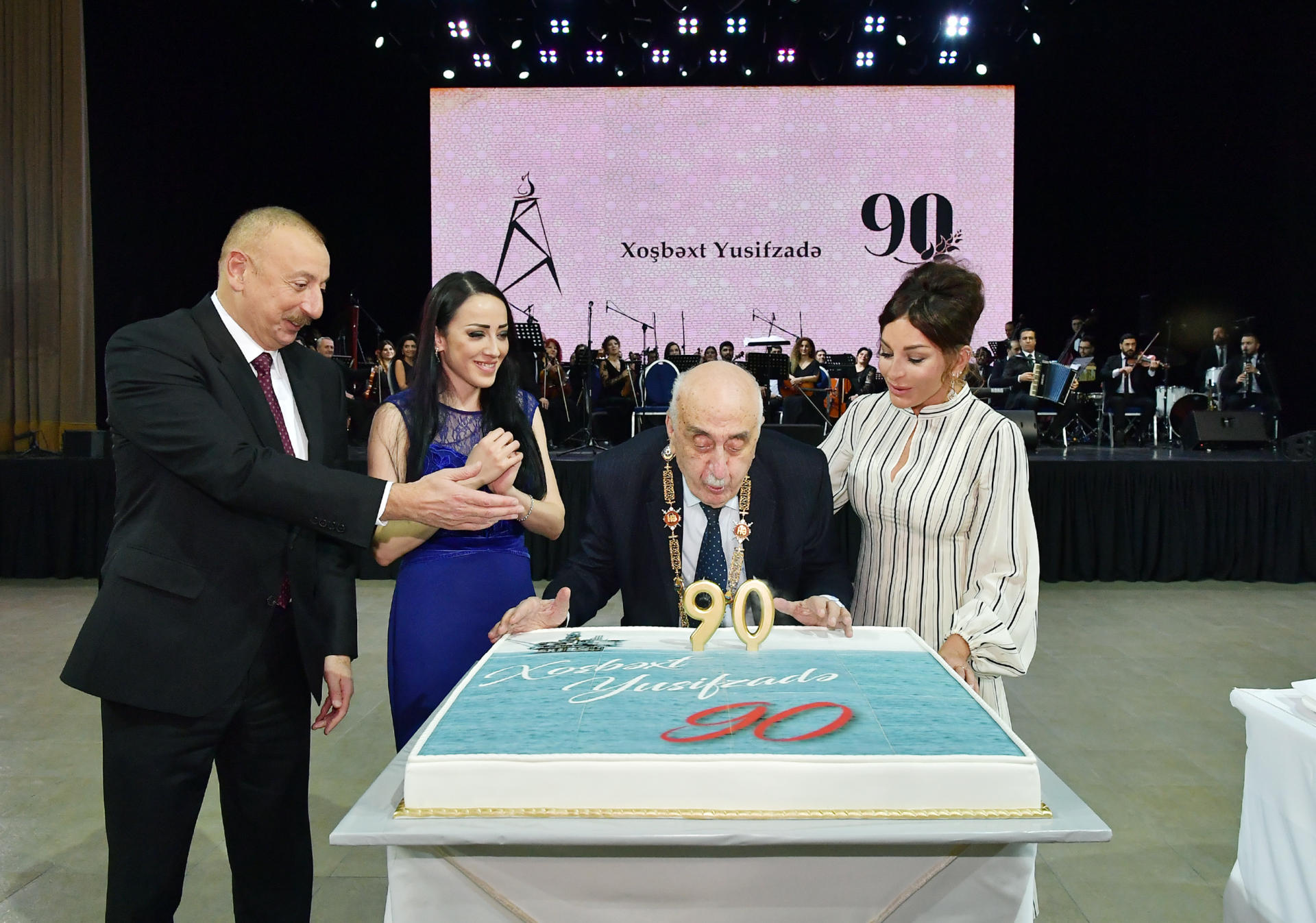 President Ilham Aliyev, first lady Mehriban Aliyeva attend ceremony to mark 90th anniversary of Khoshbakht Yusifzade (PHOTO)