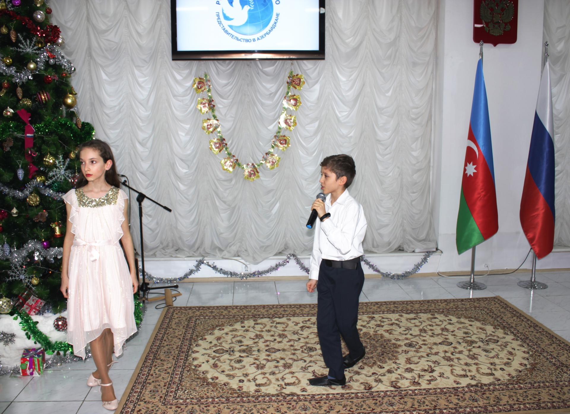 Александра Никушина поздравила юных азербайджанских актеров