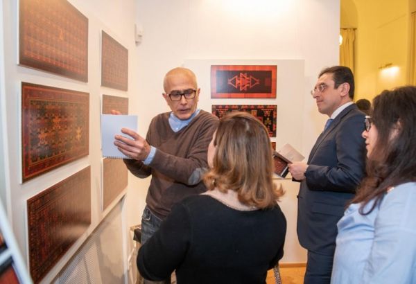 В Вене представили оригинальные азербайджанские ковры на актуальные темы (ФОТО)