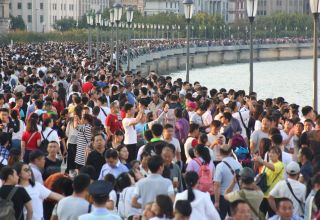 Население Китая стремительно растет