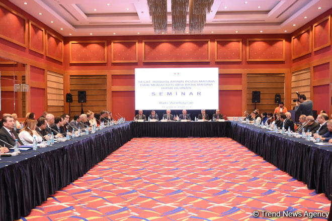 ЦИК Азербайджана провел семинар для членов экспертной группы (ФОТО)