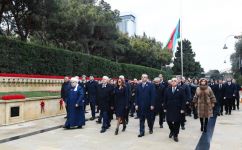 Azerbaijani president, first lady pay tribute to January 20 martyrs (PHOTO/VIDEO)