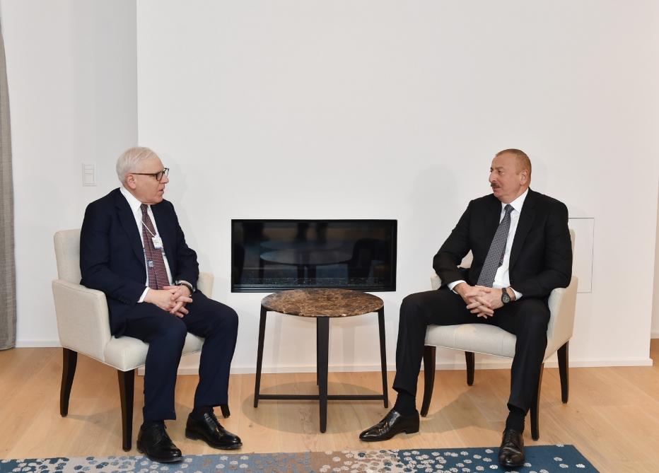 В Давосе состоялась встреча Президента Ильхама Алиева с соучредителем компании Carlyle Group