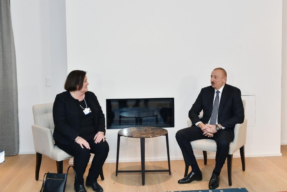 Президент Ильхам Алиев встретился в Давосе с исполнительным вице-президентом и генеральным финансовым директором компании CISCO (ФОТО)