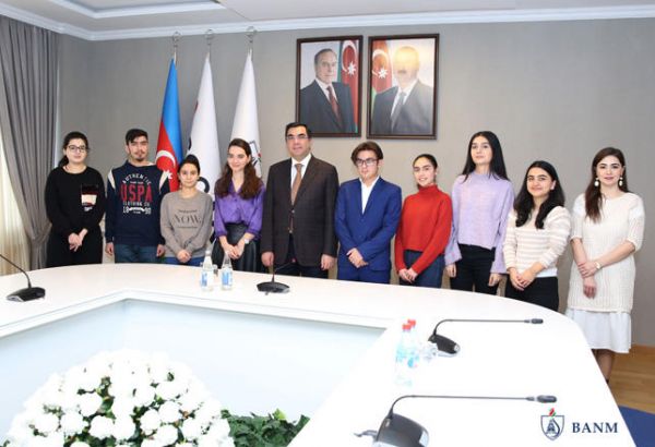 Семь студентов Бакинской Высшей Школы Нефти будут обучаться в Испании