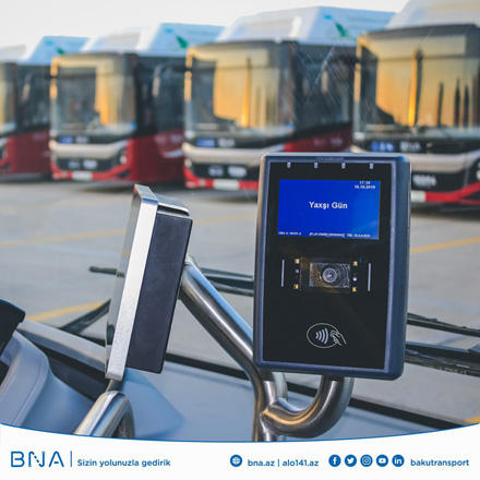 В Баку на безналичную оплату переходит еще один автобусный маршрут