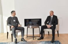 President Ilham Aliyev met with Chief Executive Officer of Signify in Davos (PHOTO)