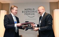 Президент Ильхам Алиев встретился в Давосе с президентом Всемирного экономического форума Борге Бренде (ФОТО)