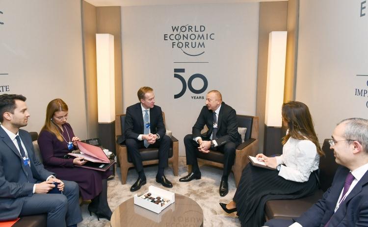 Azərbaycan Prezidenti Davosda Dünya İqtisadi Forumunun prezidenti Borge Brende ilə görüşüb (FOTO)