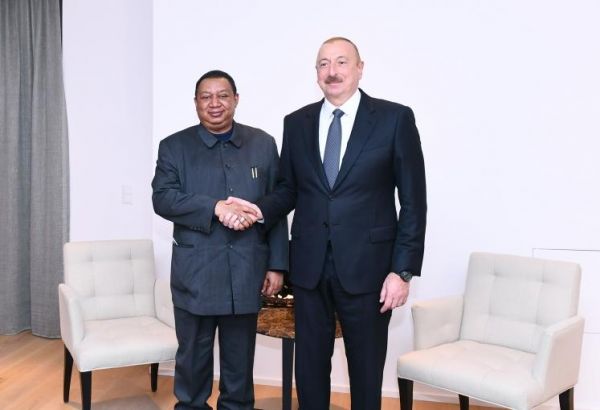 President Ilham Aliyev meets OPEC Secretary General in Davos (PHOTO)