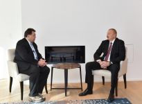 Azerbaijani president meets with mayor of Swiss town of Montreux in Davos (PHOTO)