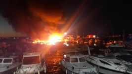 В Стамбуле горят шесть рыболовецких шхун (ФОТО)