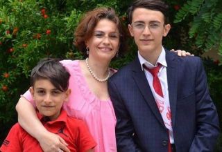 "От всей души благодарю Президента Ильхама Алиева за спасение наших детей" - мать эвакуированного из Турции студента