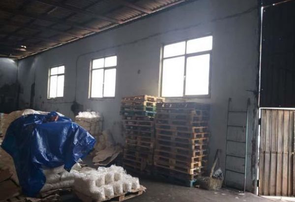 В Азербайджане закрыли цех, производящий сахар в антисанитарных условиях (ФОТО)