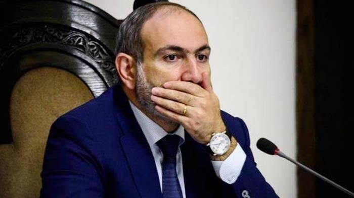 Пашинян призвал армян бежать из Карабаха в Армению