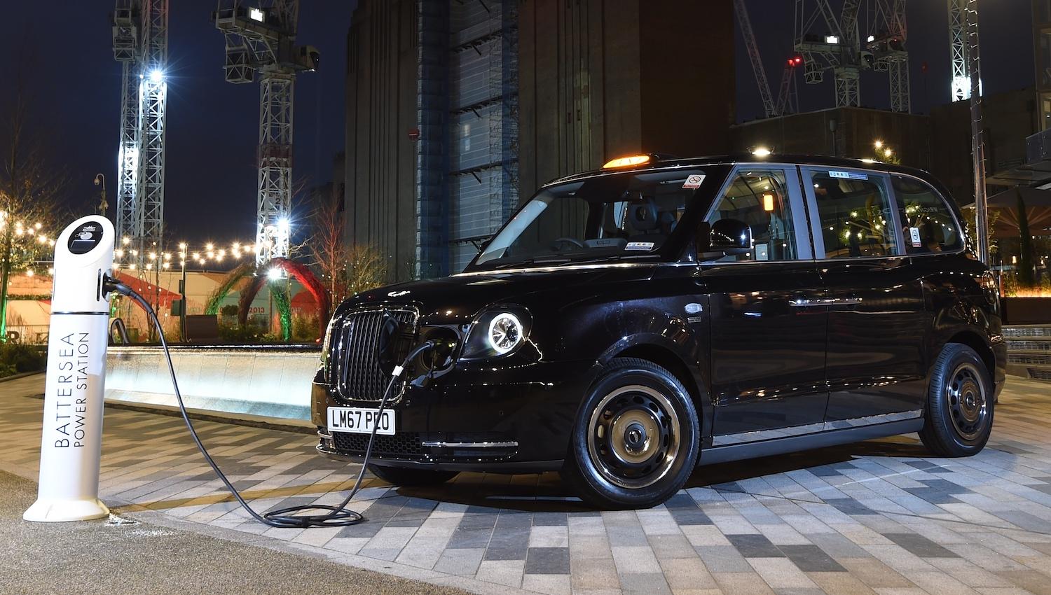 Ministry spreads new info on delivery of electric taxis to Baku