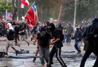 В Чили полиция задержала почти 300 человек после протестов