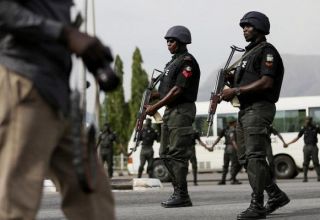 Gunmen kill 10 in central Nigeria attack, motive unknown