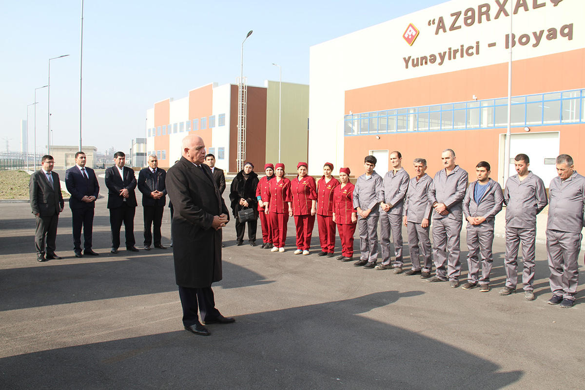 “Azərxalça”nın fabrik və filialları yeni nəqliyyat vasitələri ilə təmin olunub (FOTO)