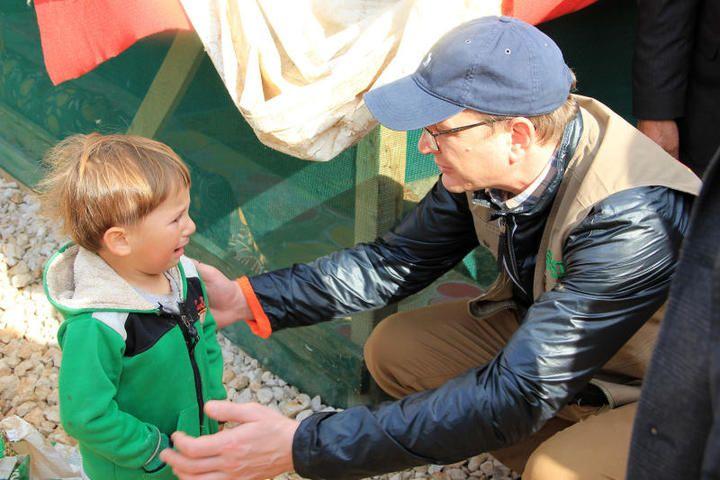 Как Марат Башаров перед визитом в Баку помогает сирийским детям (ФОТО)
