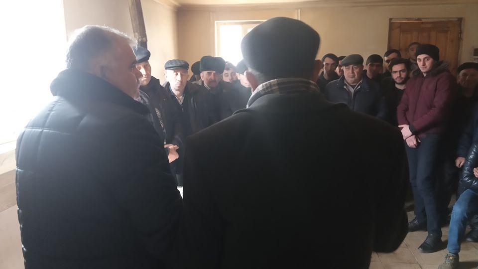 Кандидат в депутаты Арзу Нагиев встретился с жителями ряда сел Товузского района (ФОТО)