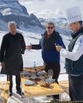 Российский телеведущий поднялся в горы Азербайджана, чтобы вкусно поесть (ФОТО)