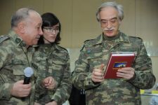 Полад Бюльбюльоглу отметил юбилей с военнослужащими (ВИДЕО, ФОТО)