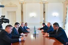 Президент Ильхам Алиев принял делегацию во главе с министром иностранных дел Турции (ФОТО) (версия 2)